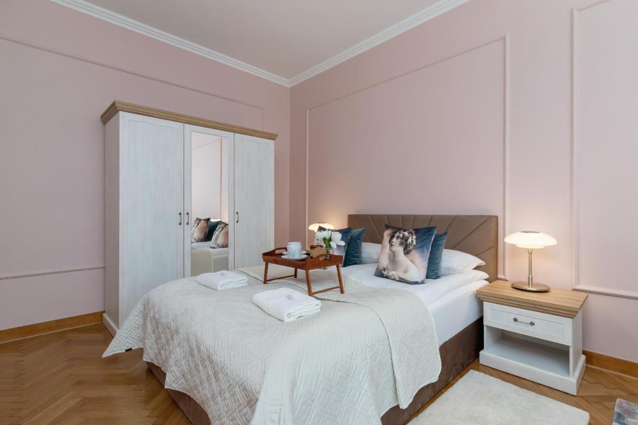 Luxurious & Unique Apartment Mickiewicza Cracow By Renters Prestige Krakow Exterior photo